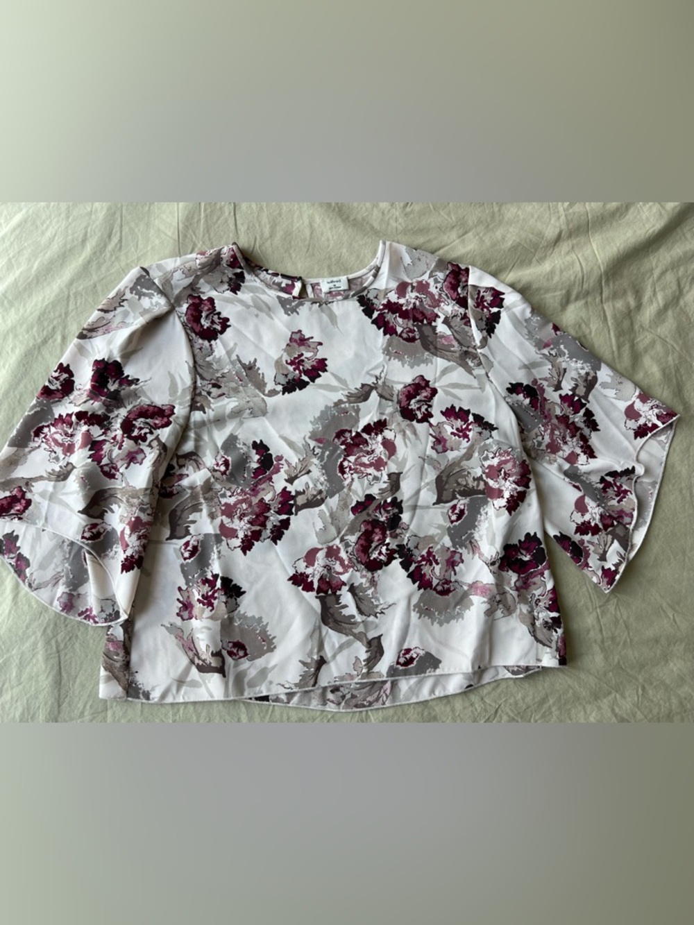 Wilfred Floral Crewneck Blouse in White, Pink & Gray